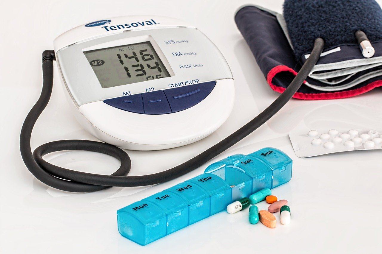 vysoký krvný tlak príznaky visok niski krvni tlak